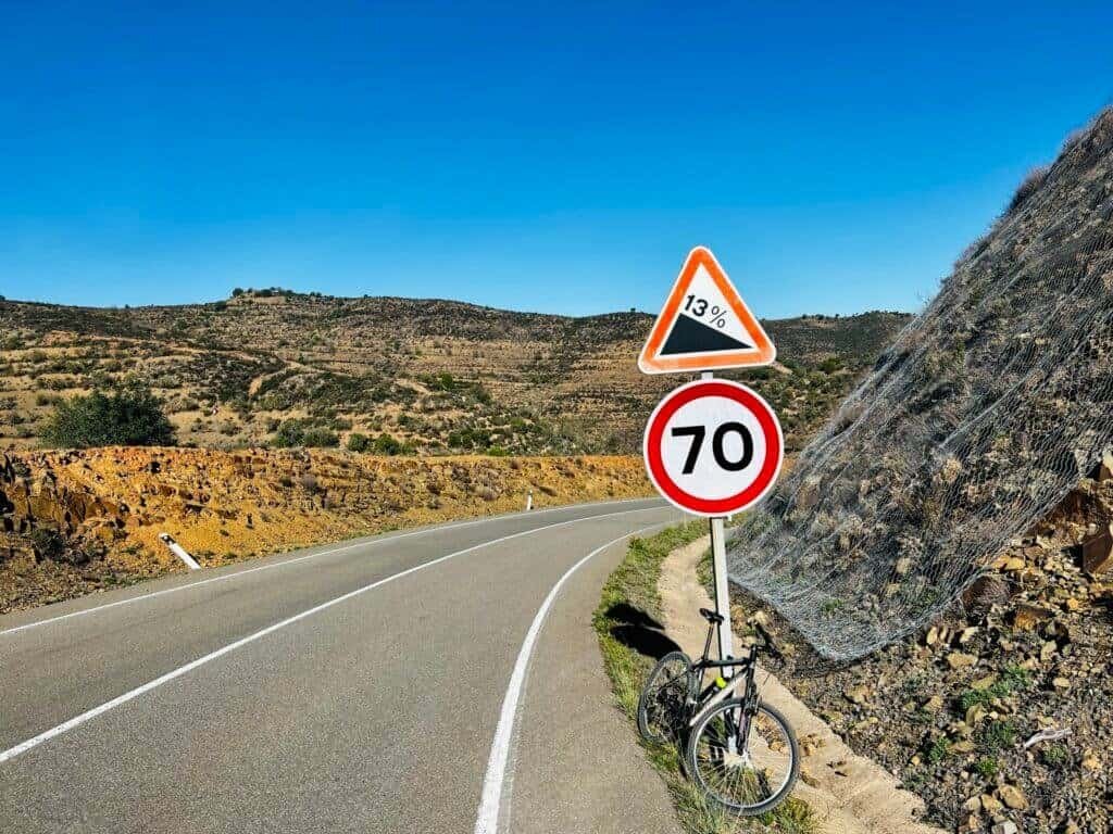 Enjoy a peaceful Algarve cycling ride along scenic lakeside trails. Perfect for outdoor enthusiasts.